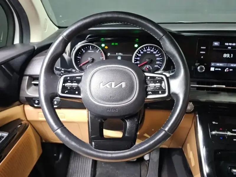 2022 Kia Carnival с пробегом 87 605 км