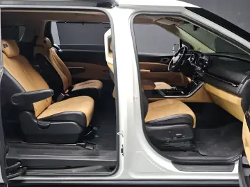 2022 Kia Carnival с пробегом 87 605 км