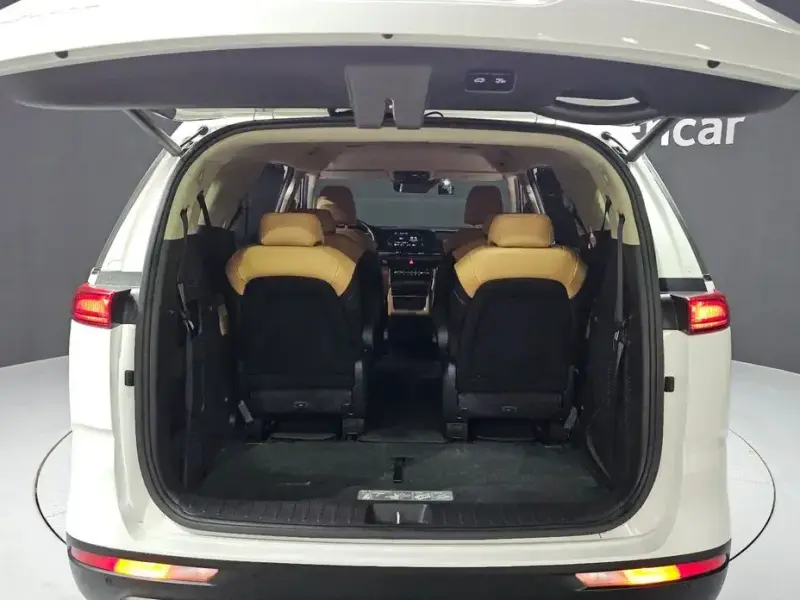 2022 Kia Carnival с пробегом 87 605 км