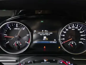2022 Kia Carnival с пробегом 107 186 км