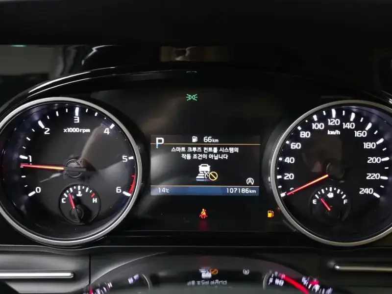 2022 Kia Carnival с пробегом 107 186 км