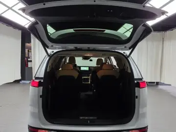 2022 Kia Carnival с пробегом 107 186 км