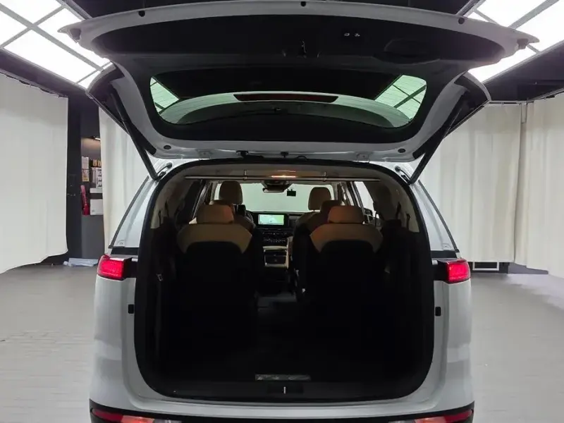 2022 Kia Carnival с пробегом 107 186 км