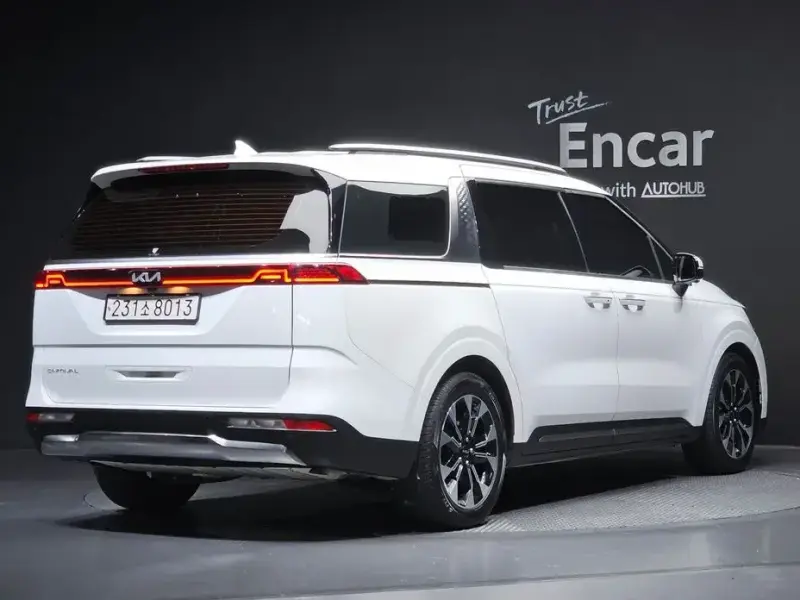 2022 Kia Carnival с пробегом 102 610 км