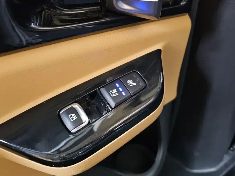 2022 Kia Carnival с пробегом 102 610 км