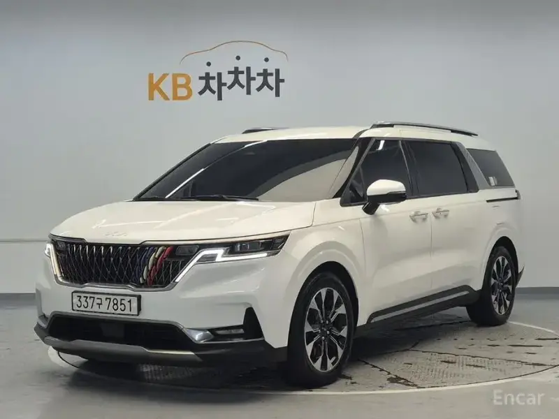 2023 Kia Carnival с пробегом 87 744 км