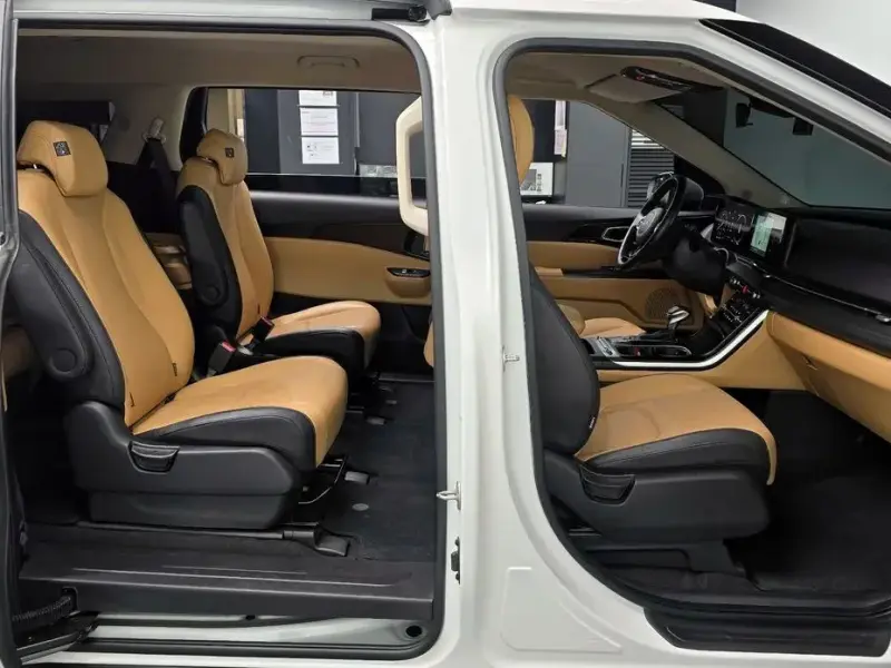 2022 Kia Carnival с пробегом 50 088 км