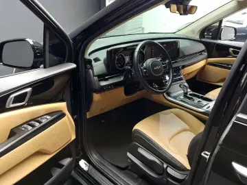 2022 Kia Carnival с пробегом 75 580 км