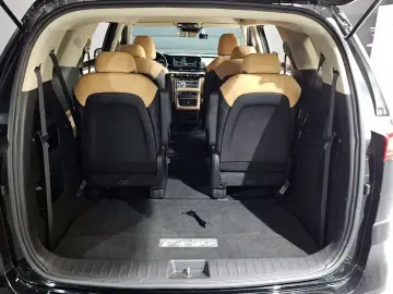 2022 Kia Carnival с пробегом 75 580 км