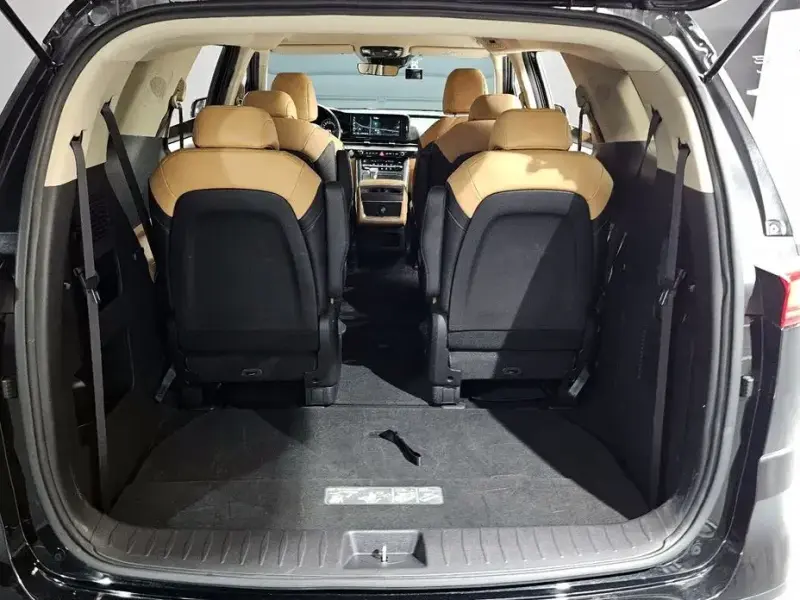2022 Kia Carnival с пробегом 75 580 км