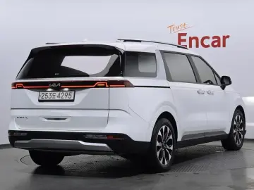 2023 Kia Carnival с пробегом 57 886 км
