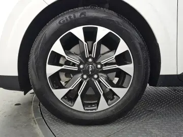 2023 Kia Carnival с пробегом 57 886 км