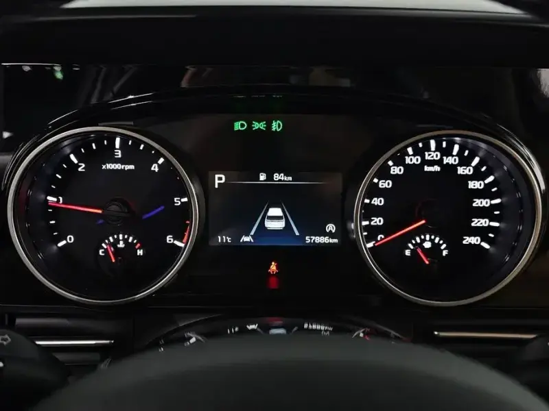 2023 Kia Carnival с пробегом 57 886 км