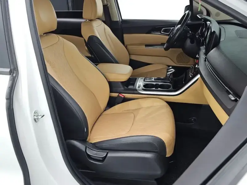 2023 Kia Carnival с пробегом 57 886 км