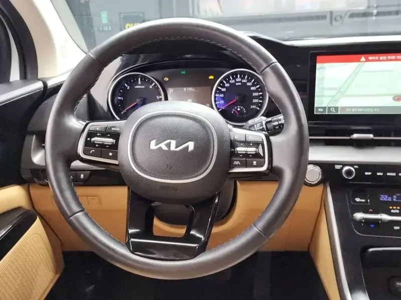 2022 Kia Carnival с пробегом 82 246 км