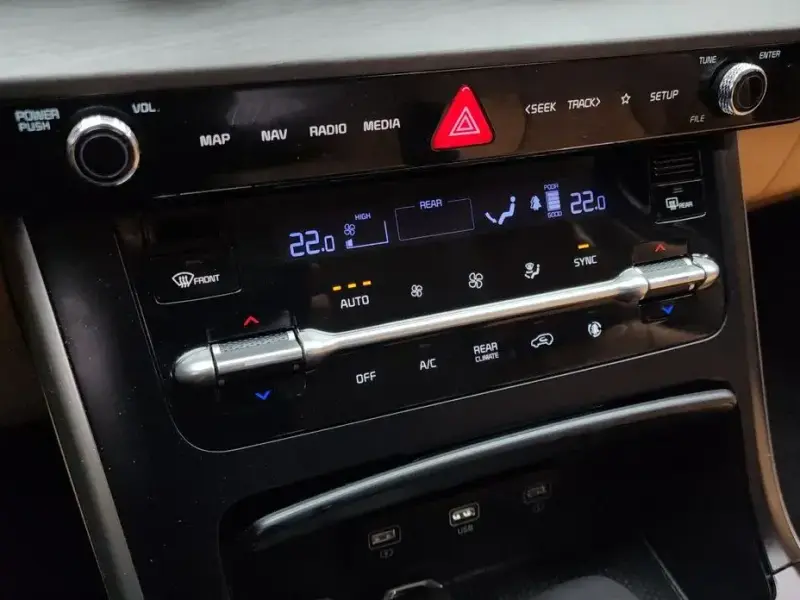 2022 Kia Carnival с пробегом 82 246 км