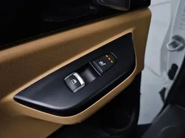 2023 Kia Carnival с пробегом 57 886 км