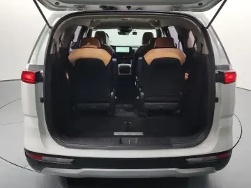 2022 Kia Carnival с пробегом 82 246 км