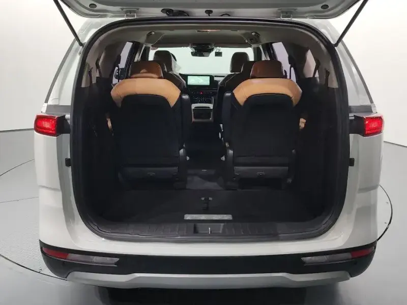 2022 Kia Carnival с пробегом 82 246 км