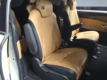 2023 Kia Carnival с пробегом 49 596 км