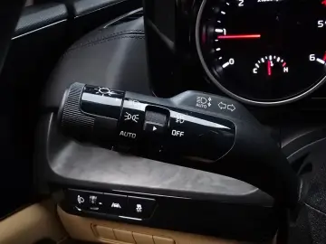 2023 Kia Carnival с пробегом 49 596 км