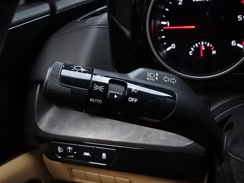 2023 Kia Carnival с пробегом 49 596 км
