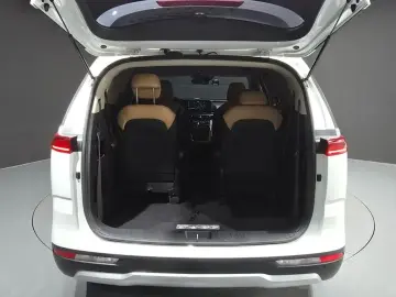 2023 Kia Carnival с пробегом 49 596 км