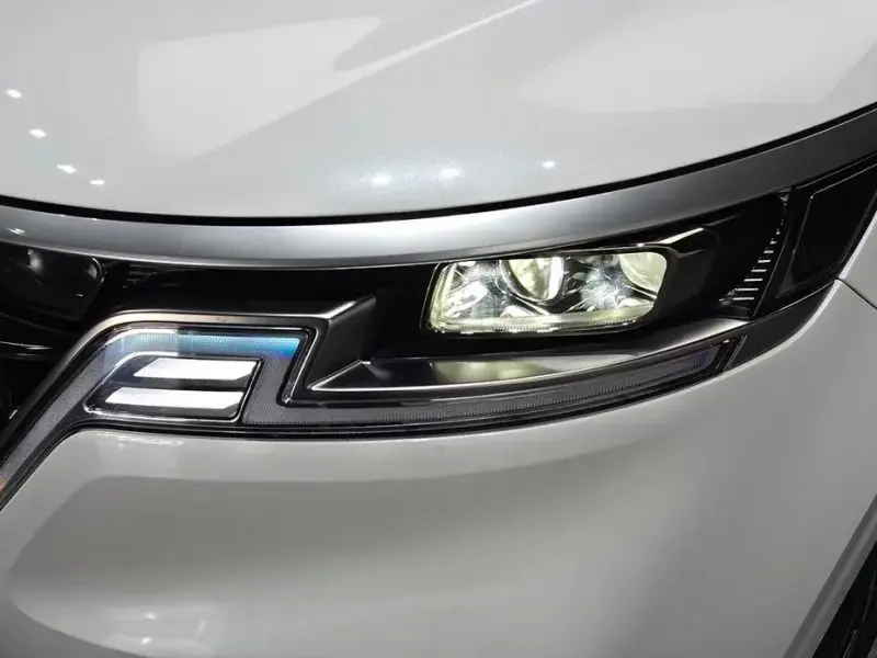 2023 Kia Carnival с пробегом 49 596 км