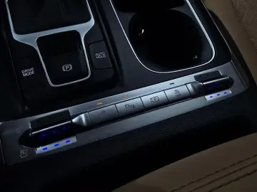 2023 Kia Carnival с пробегом 49 596 км