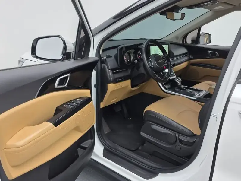 2022 Kia Carnival с пробегом 109 700 км