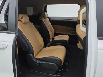 2022 Kia Carnival с пробегом 109 700 км