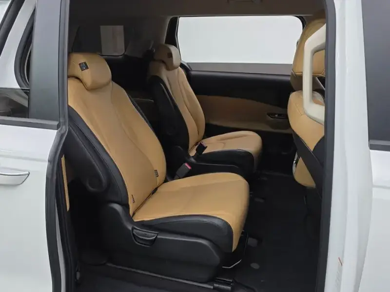 2022 Kia Carnival с пробегом 109 700 км
