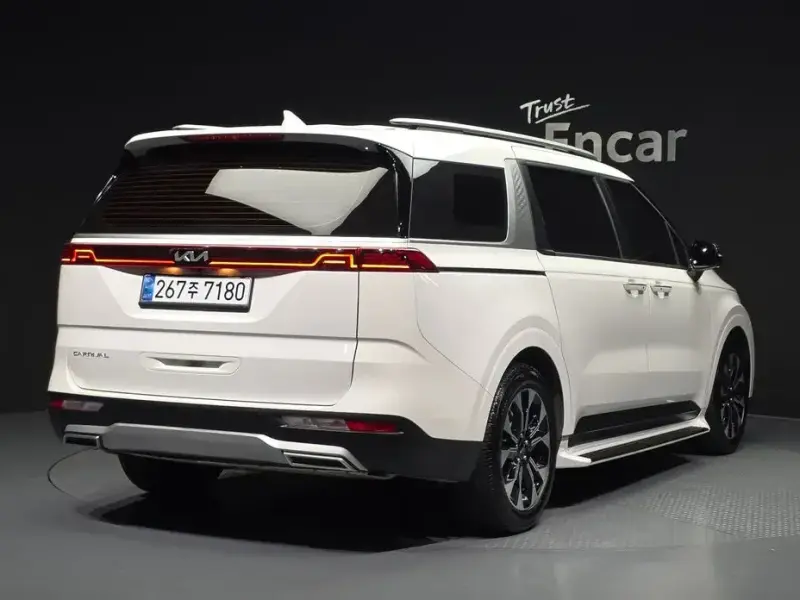 2021 Kia Carnival с пробегом 93 221 км