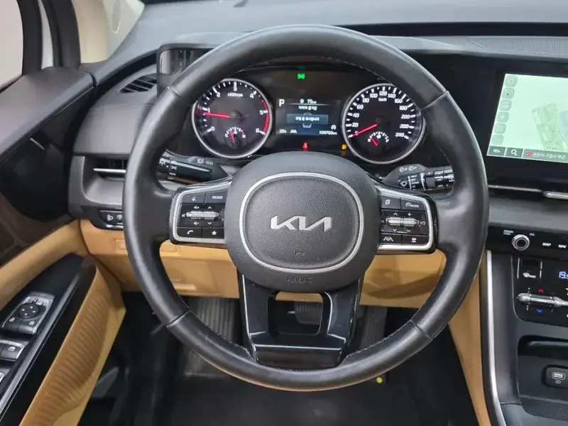 2022 Kia Carnival с пробегом 109 700 км