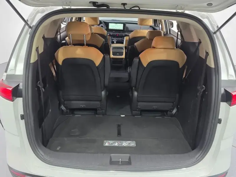 2022 Kia Carnival с пробегом 109 700 км