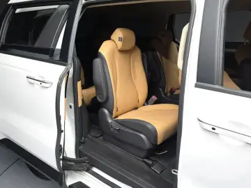 2021 Kia Carnival с пробегом 93 221 км