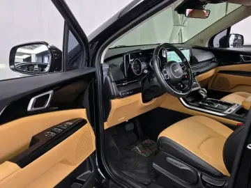 2021 Kia Carnival с пробегом 49 871 км