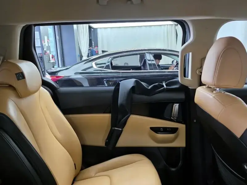 2021 Kia Carnival с пробегом 49 871 км