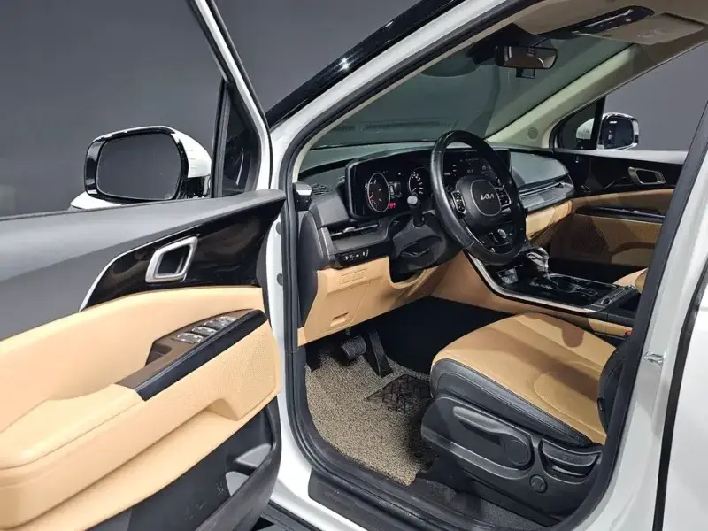 2022 Kia Carnival с пробегом 79 947 км