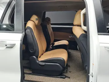 2022 Kia Carnival с пробегом 79 947 км