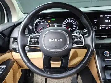 2022 Kia Carnival с пробегом 79 947 км