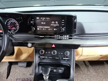 2022 Kia Carnival с пробегом 79 947 км