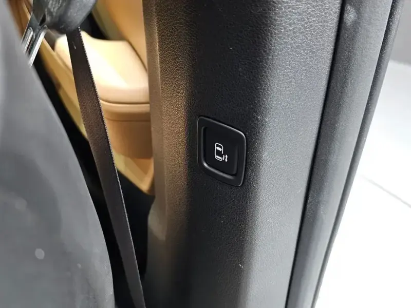 2022 Kia Carnival с пробегом 79 947 км