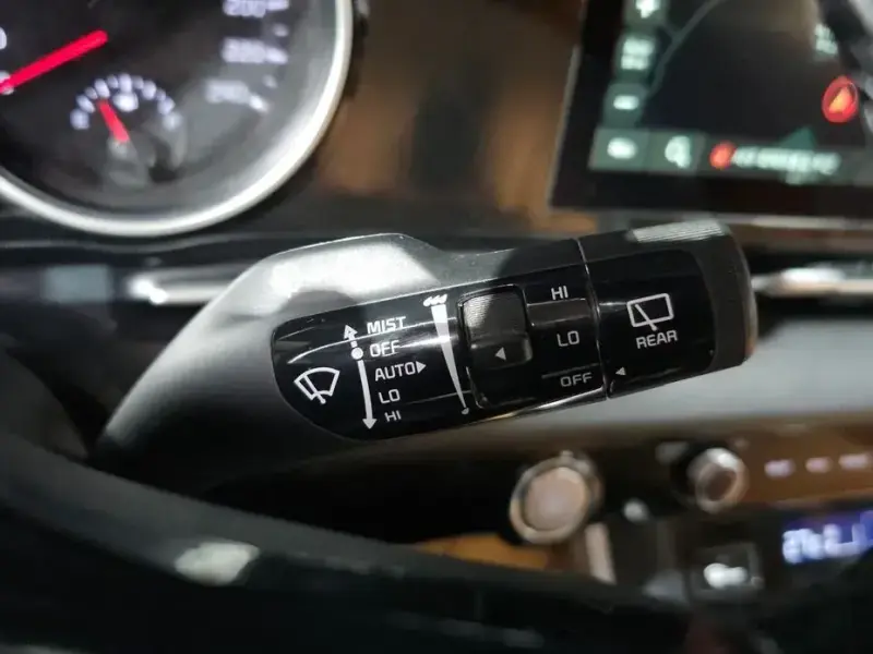 2022 Kia Carnival с пробегом 97 890 км