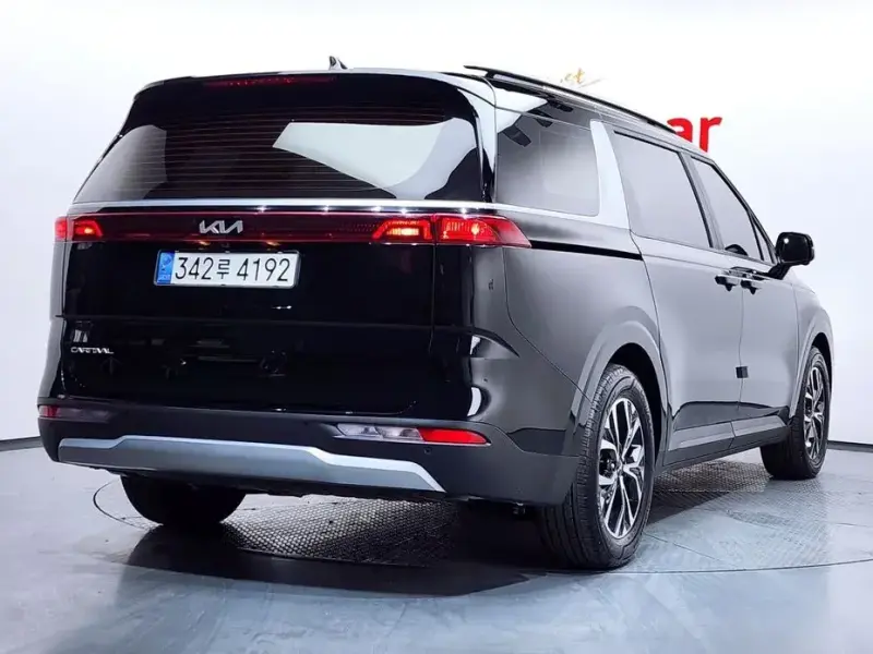 2022 Kia Carnival с пробегом 29 950 км