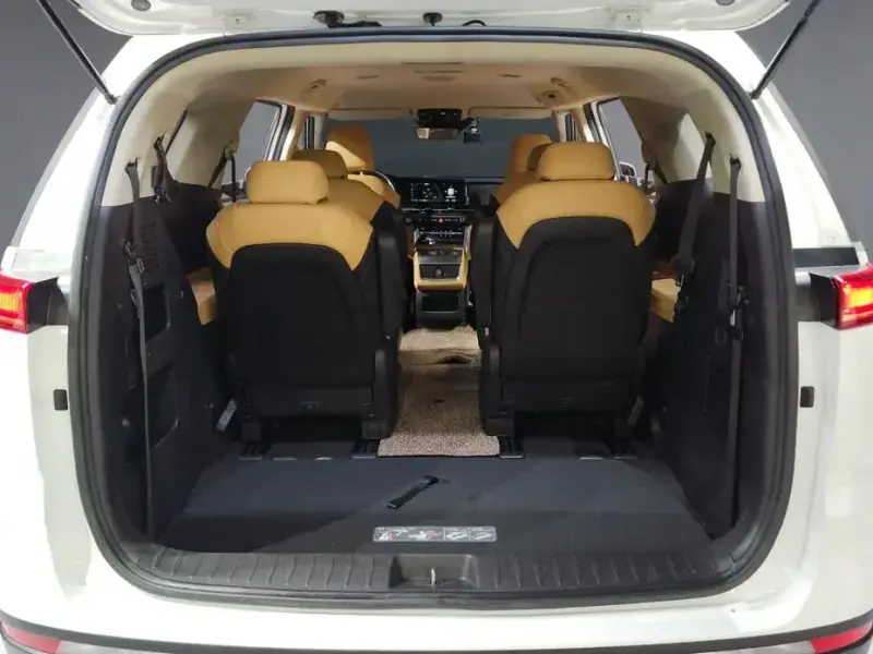 2022 Kia Carnival с пробегом 97 890 км