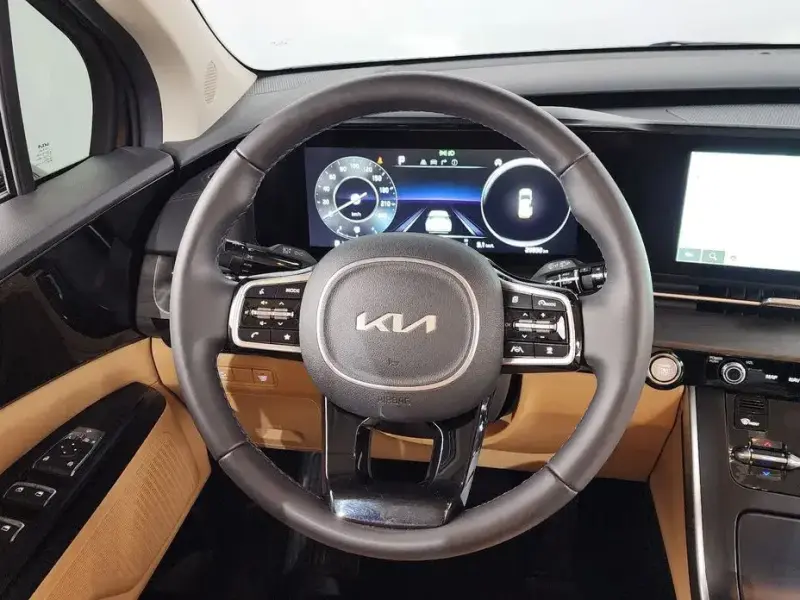 2022 Kia Carnival с пробегом 29 950 км