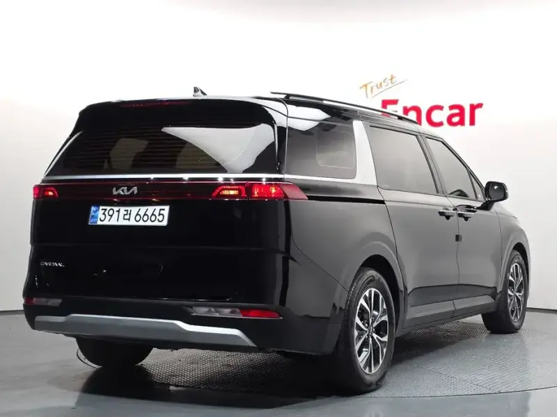 2023 Kia Carnival с пробегом 75 375 км