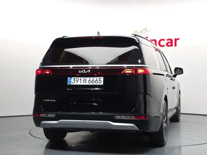 2023 Kia Carnival с пробегом 75 375 км