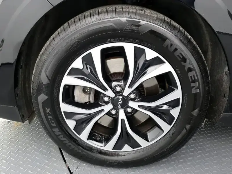2023 Kia Carnival с пробегом 75 375 км